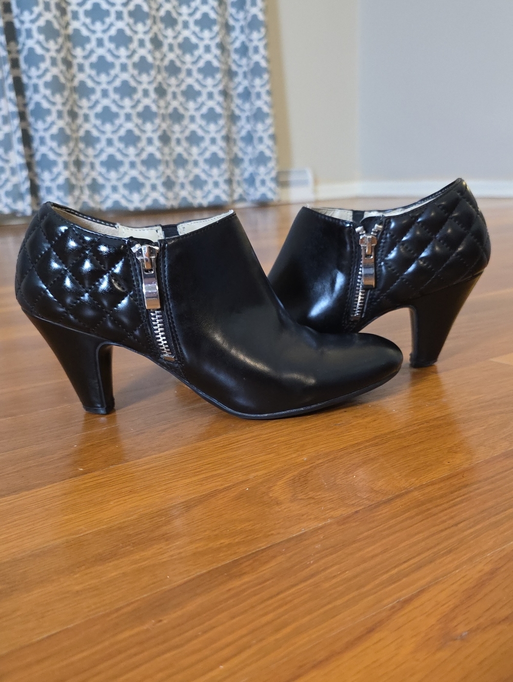 Naturalizer Black Quilted Side-Zip Heeled Ankle Boots